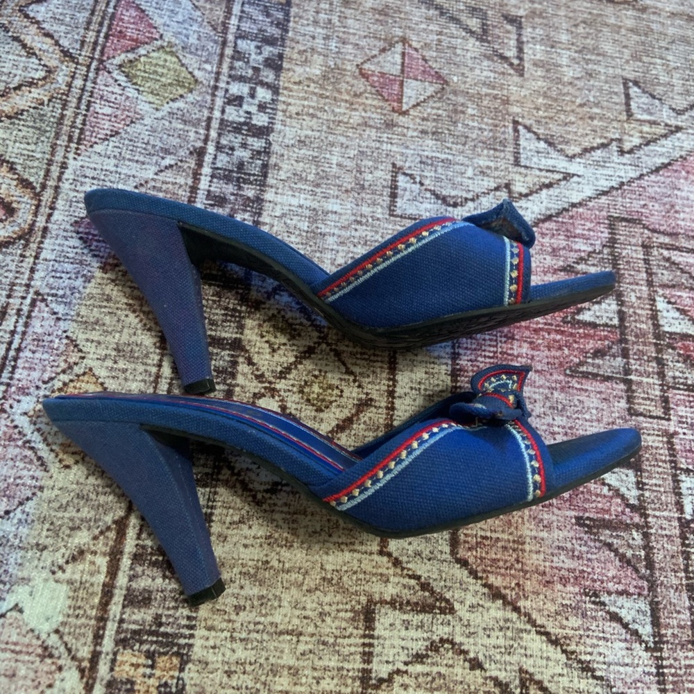 Dollhouse vintage heel sandals